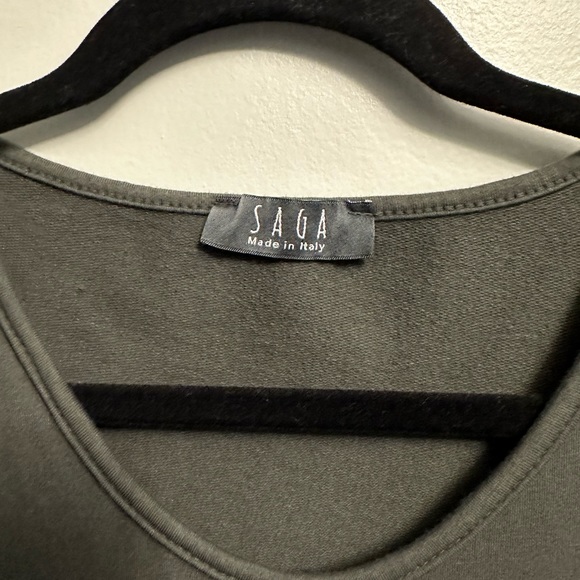 Tunic sweater! Khaki with  fine corduroy pockets. Great for Fall! M/L - Picture 2 of 4